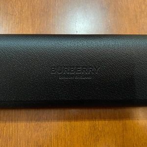 Burberry Leather Sunglasses case BRAND NEW